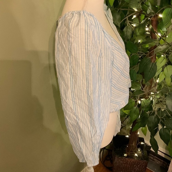 BCBGeneration 3/4 Sleeve V Neck Surplice Crop Top size XL NWT - Picture 7 of 10